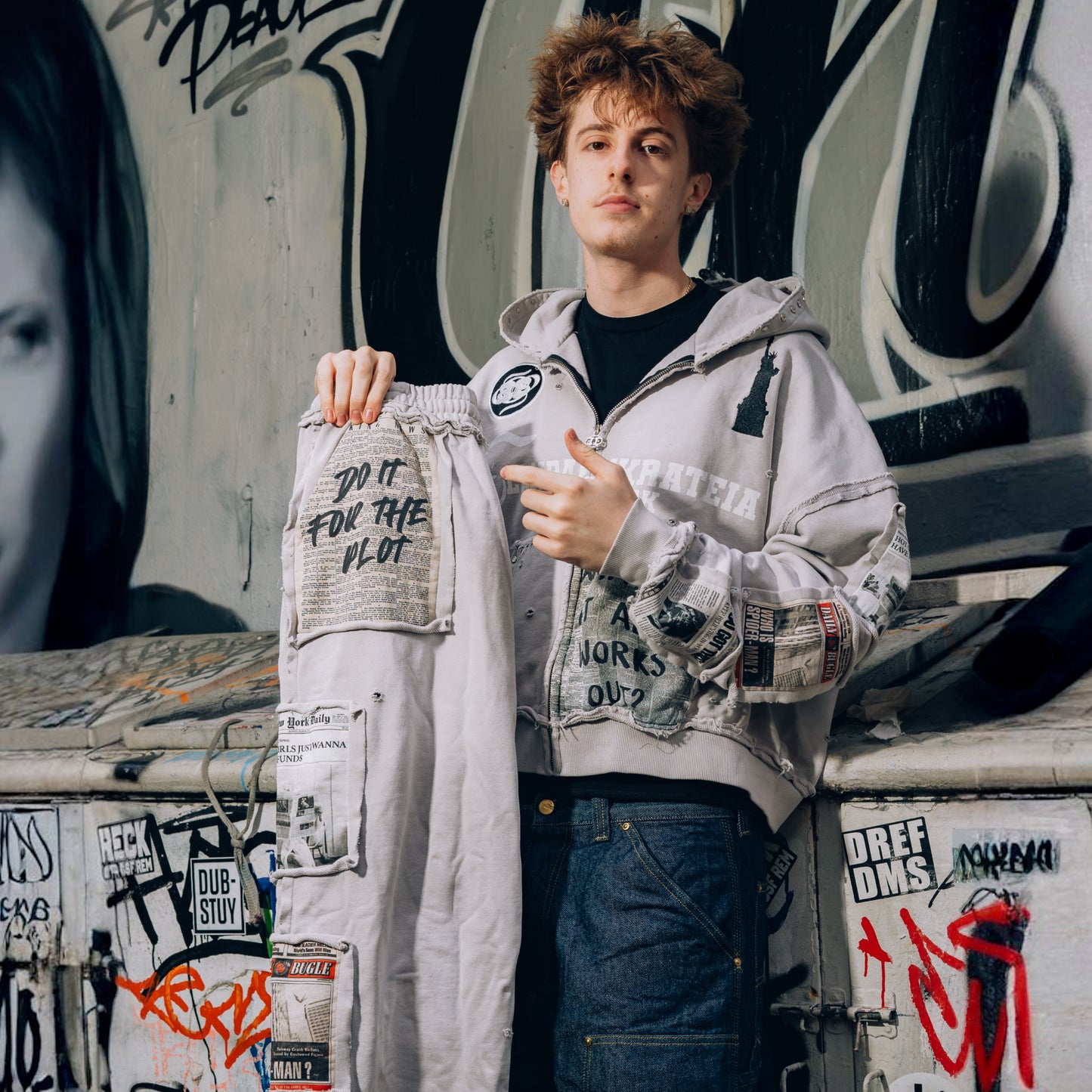 "MANIFESTO" SWEATSUIT